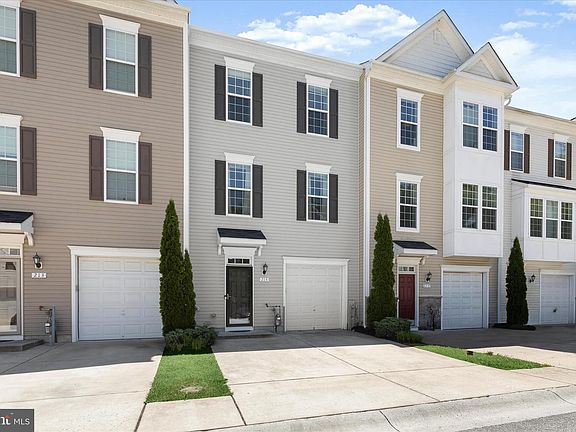 2nd image of 215 Gunther Pl