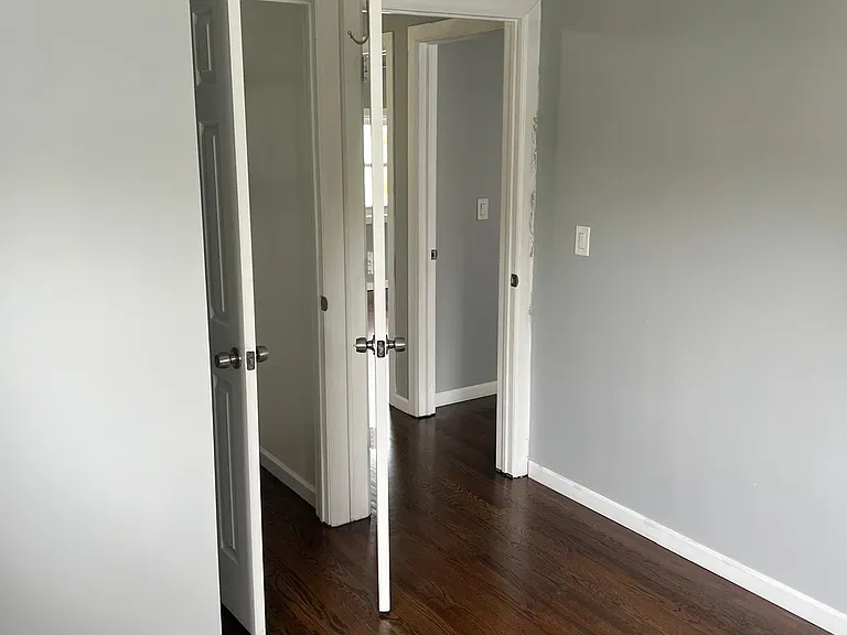 270 Bernard Ter — Photo 11