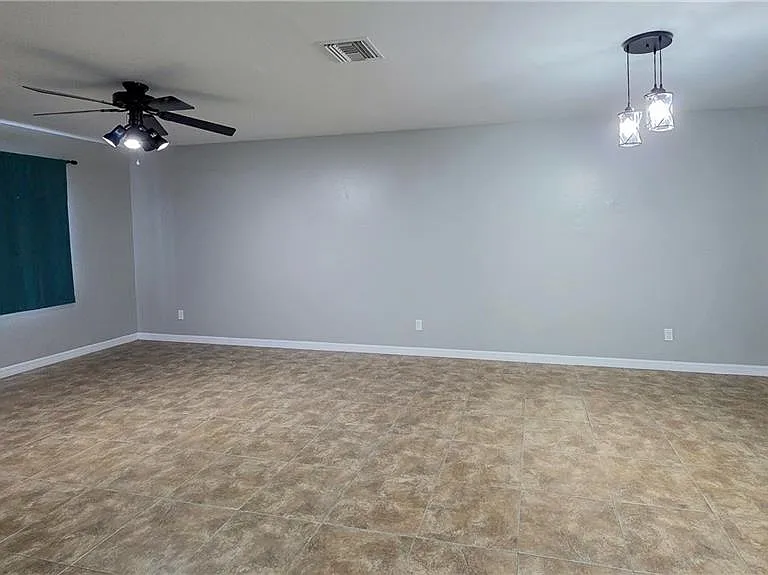 7319 Albany Rd — Photo 8