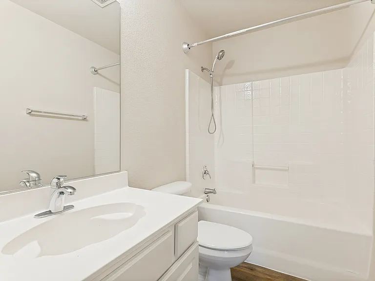 556 Winbridge Ln — Photo 22