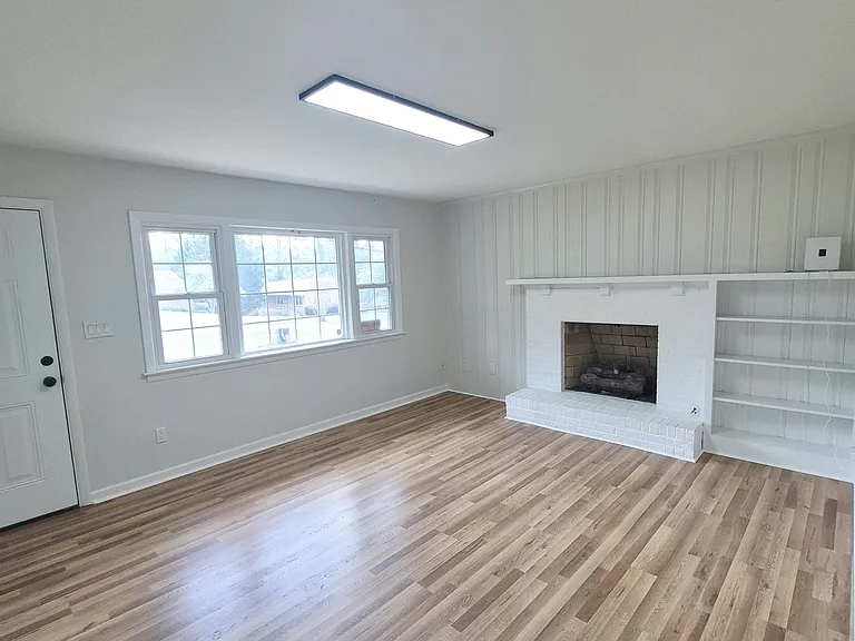 200 Wellview Dr — Photo 10