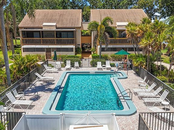 3rd image of 3033 WILLOW GREEN #10