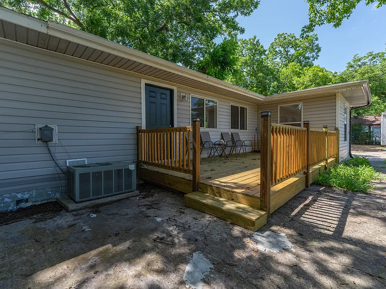 146 Park Dr — Photo 19