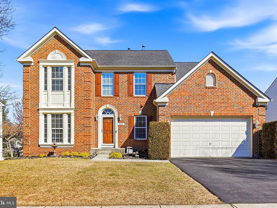 1st image of 834 Crystal Palace Ct