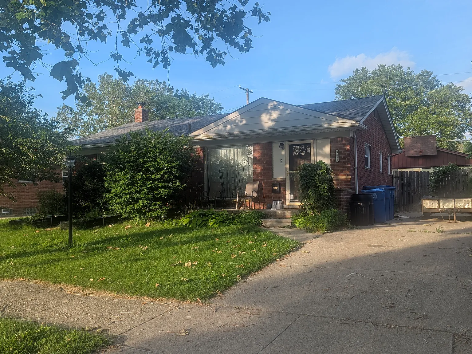 3 bed, 1.5 bath, 1200 sqft, $1,750 — Photo 3
