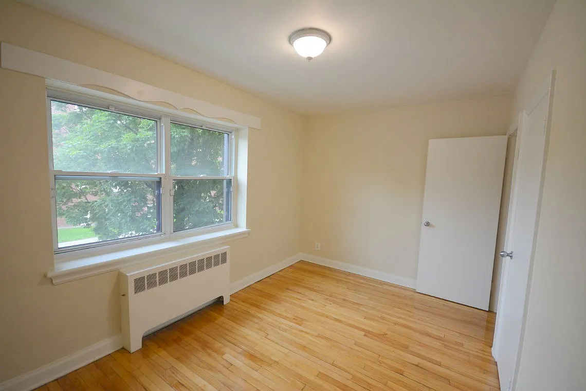 385 Besserer St. - The Belgarde Apartments — Photo 3