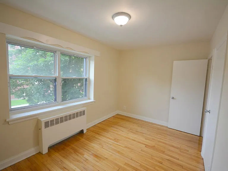 385 Besserer St — Photo 3