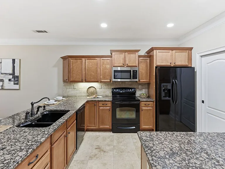 2826 Fox Wood Ln — Photo 12