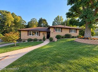 2937 Hillview Dr, Jefferson City, MO 65101