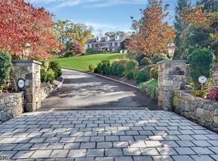 795 Meyersville Rd, Gillette, NJ 07933