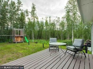 956 Duckhawk Dr, Fairbanks, AK 99709