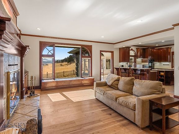 5th image of 10423 Bridger Canyon Rd