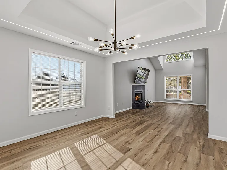 87 Park Ln — Photo 3
