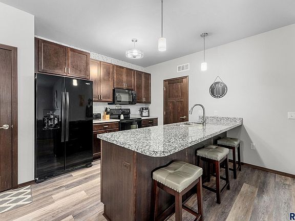 3rd image of 7701 Townsley Ave Unit 101