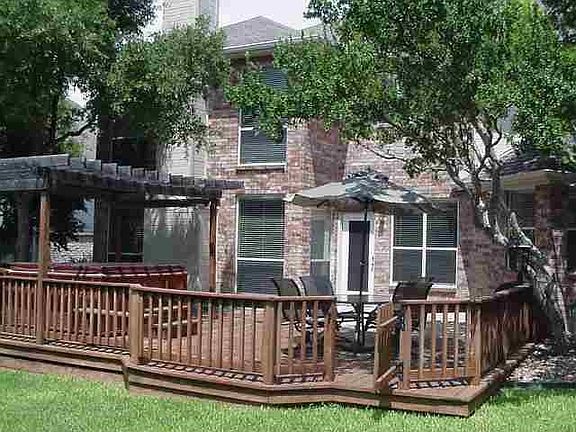 4th image of 1615 Townsend House Dr