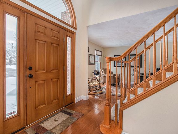 2nd image of 113 Barrington Cir