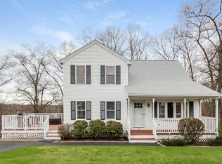 103 Cranesbill Rd, Taunton, MA 02780