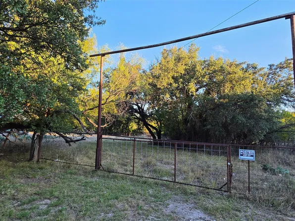 714 Bailey St, Eden, TX 76837