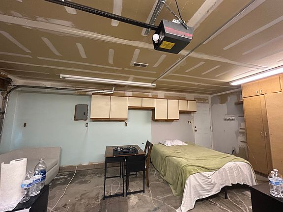 5th image of 1340 Bellflower Dr NE #1