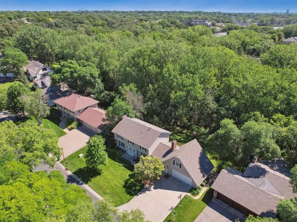 7201 Lanham Ln, Edina, MN 55439