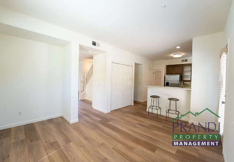 82 Arnold Dr — Photo 5