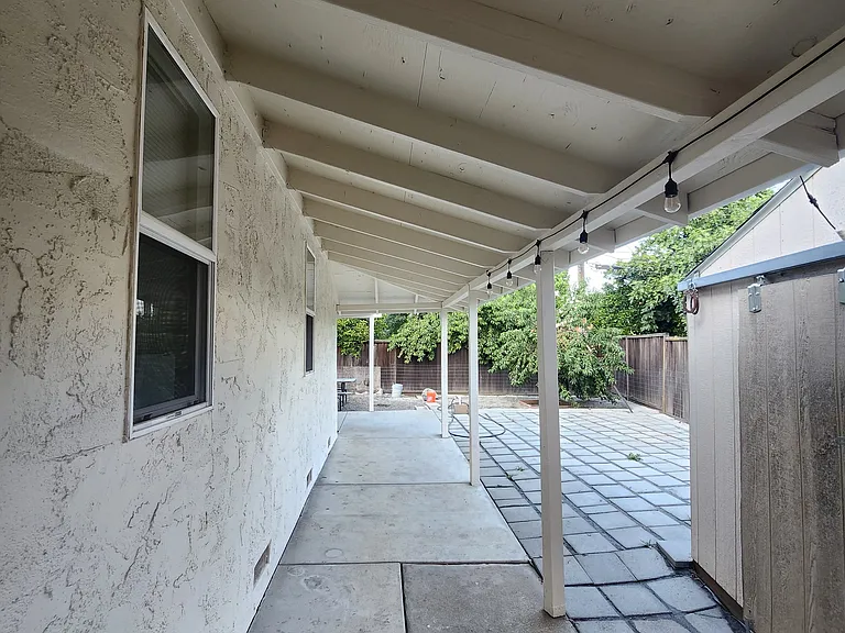Del Monte Ave — Photo 4