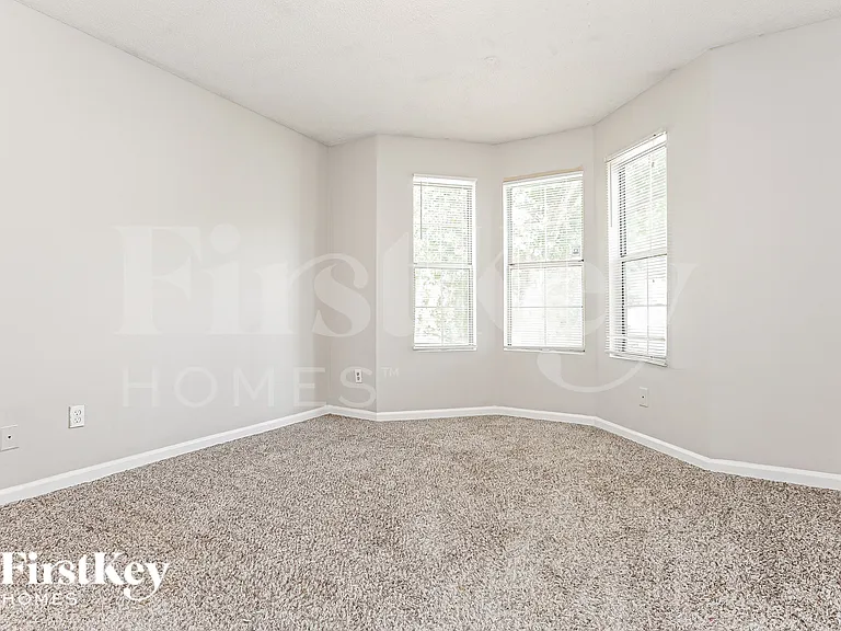2347 Glencairn Ln SW — Photo 14