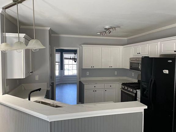 5th image of 1000 Chandler Park Ct
