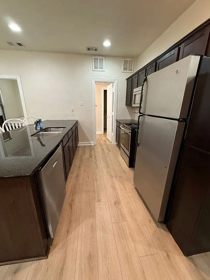 Bandera Ranch - Now Leasing 2 - 5 Bedroom — Photo 4