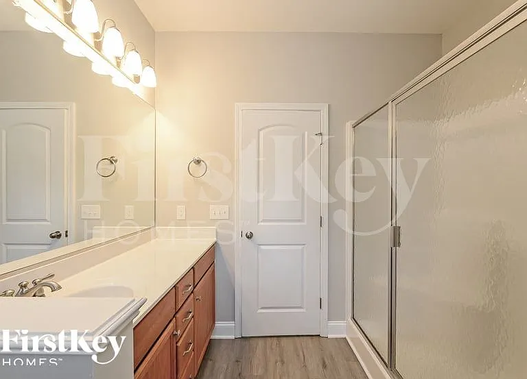 4960 Long Grove Dr — Photo 9