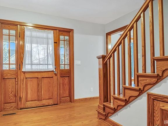 3rd image of 3911 E Stonegate Ct