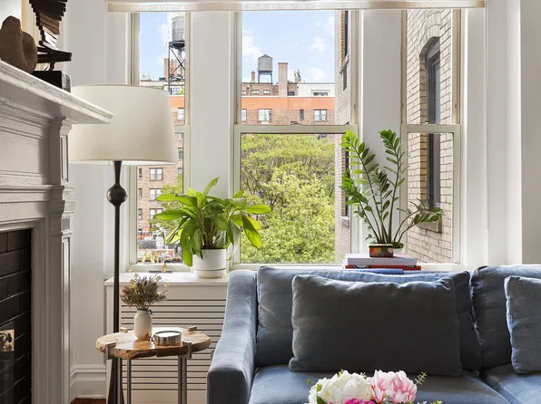 25 Fifth Avenue 8F image 2 of 8