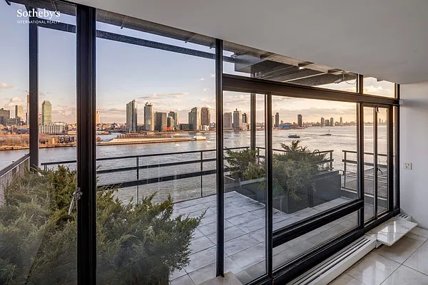 Rented by Sotheby's International Realty | media 27