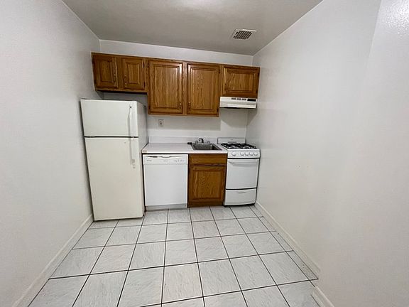 5th image of 54 W 70th St APT 2A
