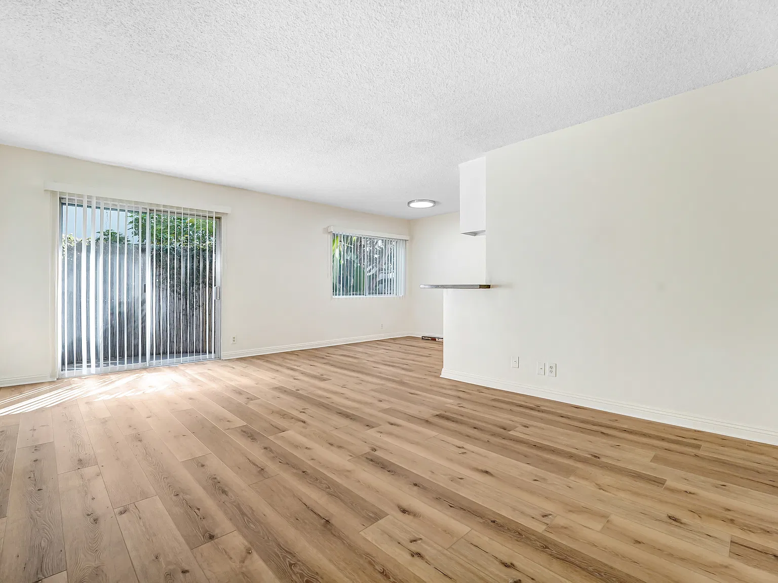 1 bed, 750 sqft, $2,470 — Photo 4