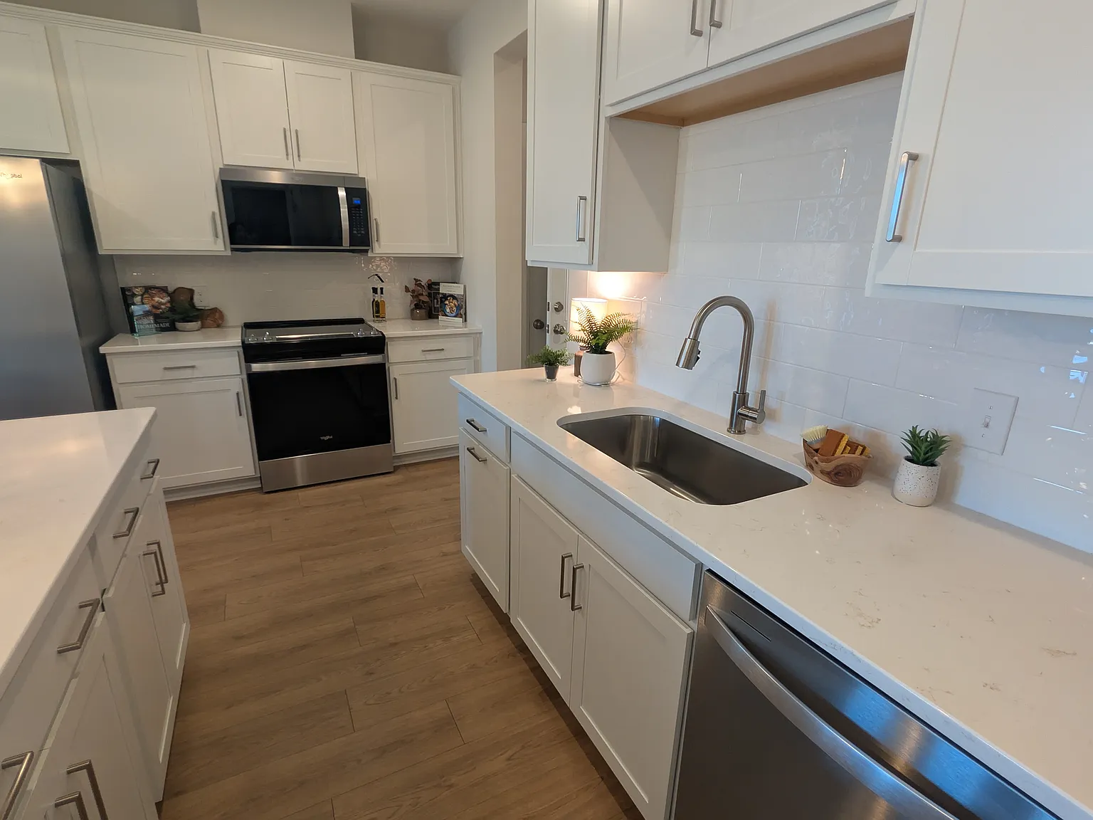 3 bed, 1563 sqft, $2,600 — Photo 2