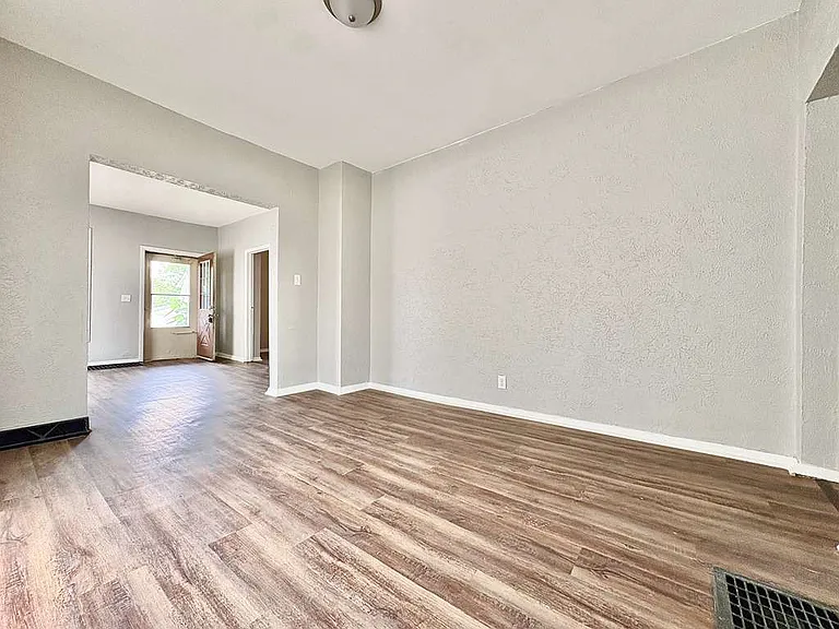 3312 Mishawaka Ave #1 — Photo 6