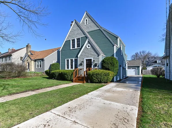 520 74th STREET, Kenosha, WI 53143