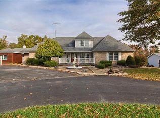 1 Embry Dr, Greenville, IL 62246