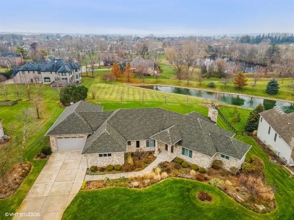 25860 W Prairie Hill Ln, Plainfield, IL 60585