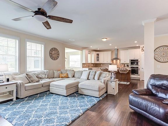 3rd image of 1704 Fawn Chase Ct