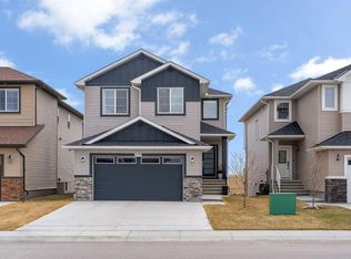 838 W Edgefield St, Strathmore, AB T1P 0E9