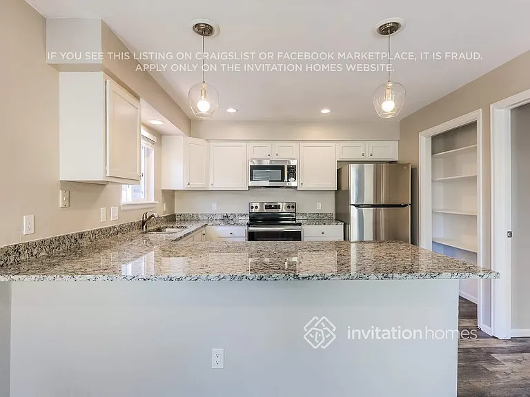 5558 S Ireland Way — Photo 10