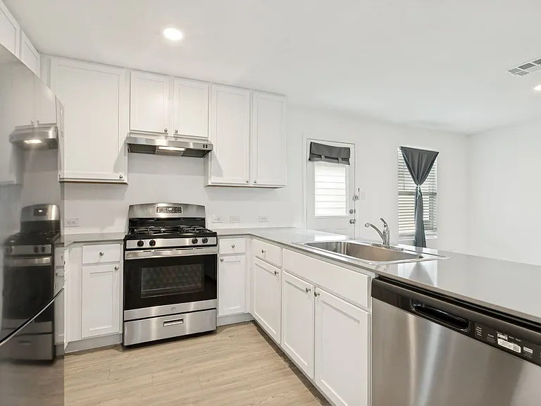 7231 Duck Pond — Photo 8
