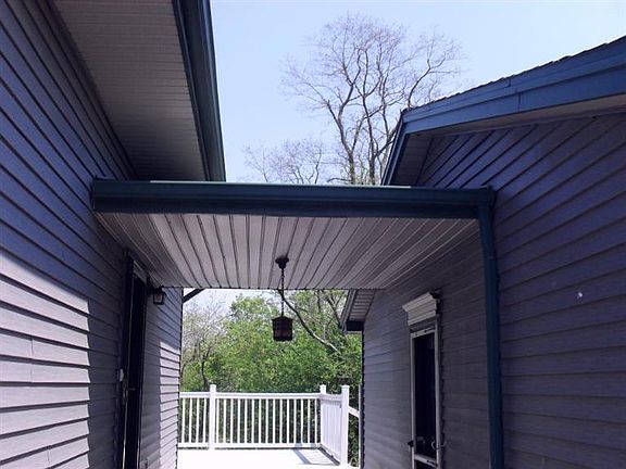3rd image of 110 E Lilley Ave