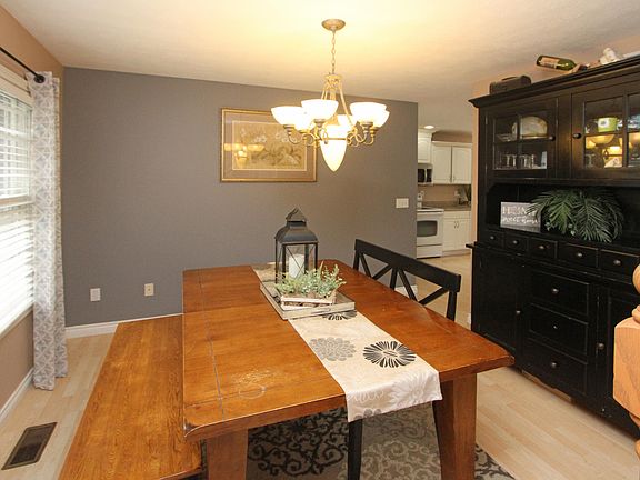 5th image of 3419 Woodland Trl