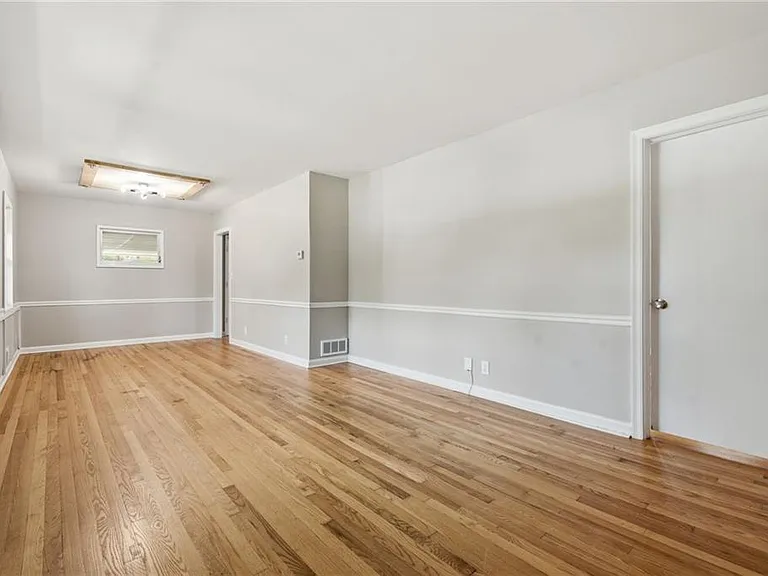 2140 Oakawana Dr NE — Photo 14
