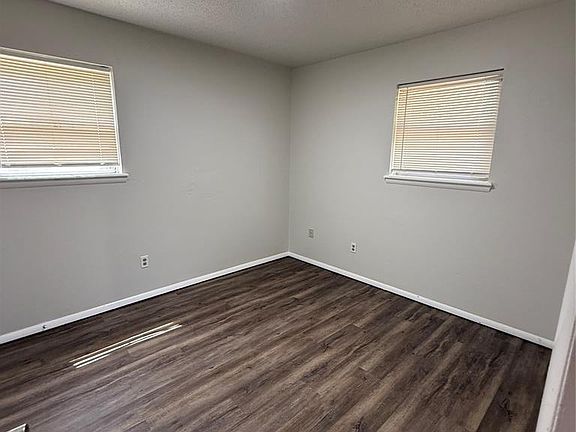 5th image of 2209 Marshall Dr
