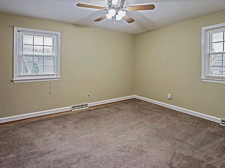 705 Ashford Rd — Photo 46