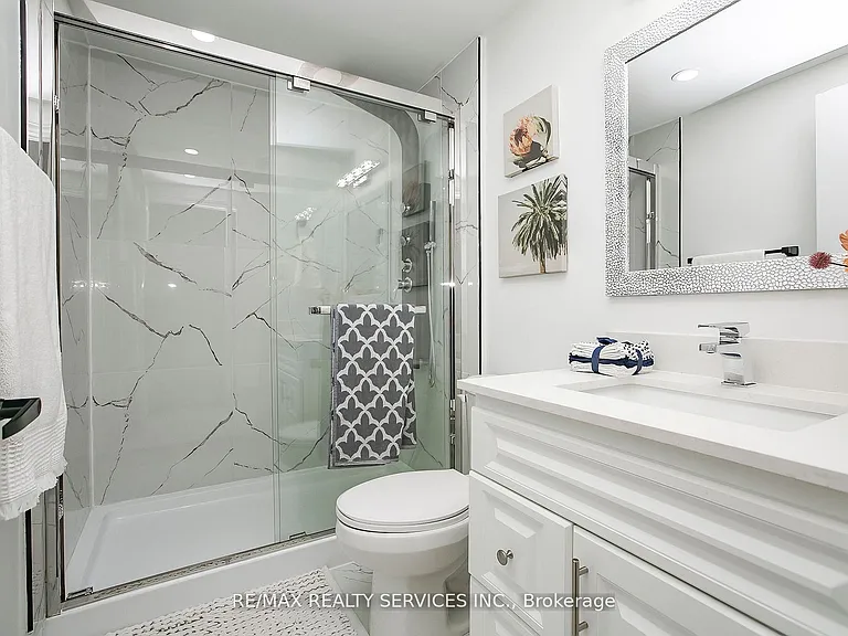 20 Somerset Ave E — Photo 16